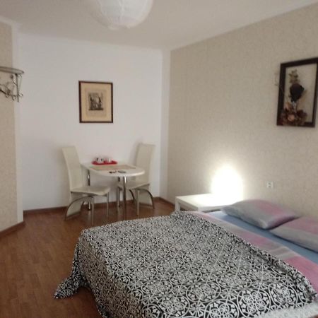 Apartment On Akademika Sakharova Ivano-Frankivsk Eksteriør billede